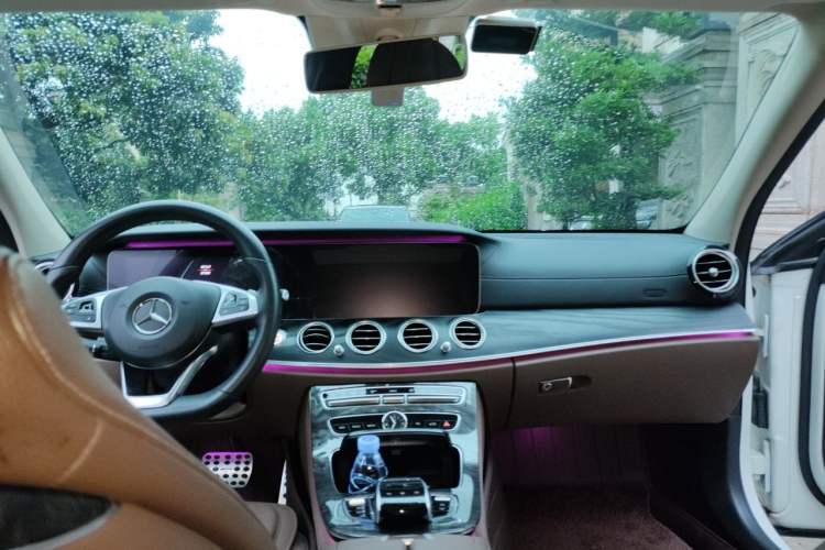 Used Mercedes-Benz E-Class 2017 E 300 L Sport Luxury Edition Headliner