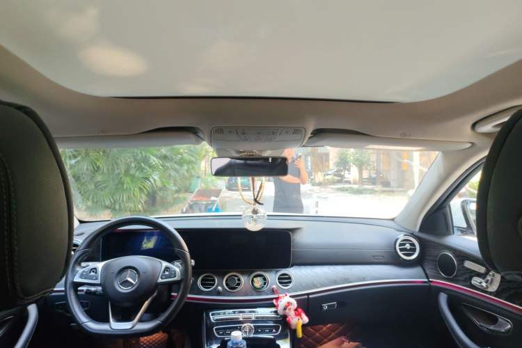 Used Mercedes-Benz E-Class 2017 E 300 L Sport Luxury Edition Headliner