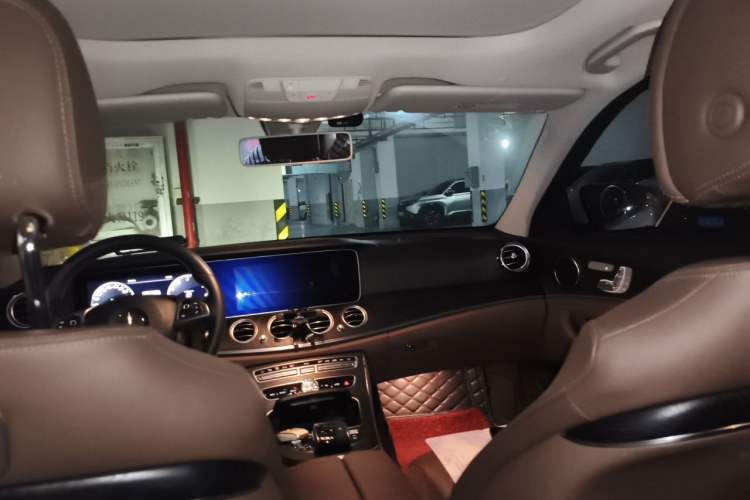 Used Mercedes-Benz E-Class 2017 E 300 L Sport Luxury Edition Headliner