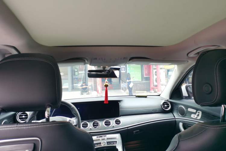 Used Mercedes-Benz E-Class 2017 E 300 L Sport Luxury Edition Headliner
