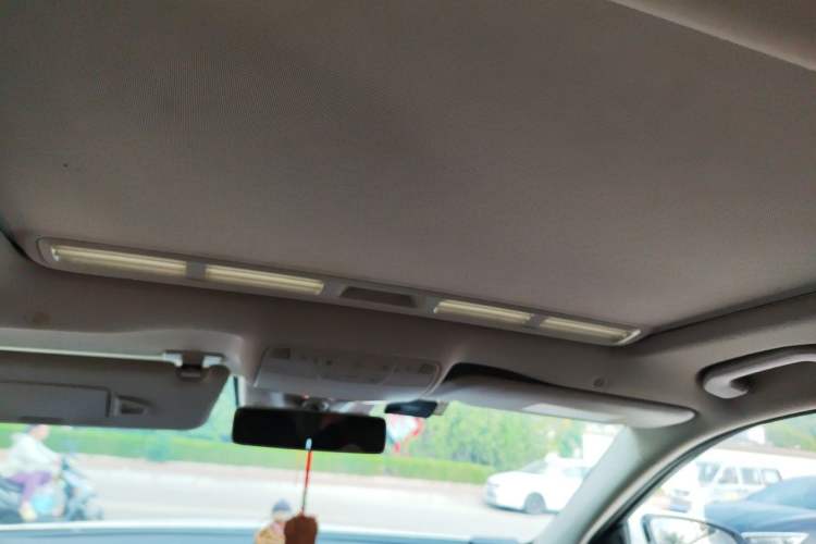 Used Mercedes-Benz E-Class 2017 E 300 L Sporty and Stylish Model Headliner