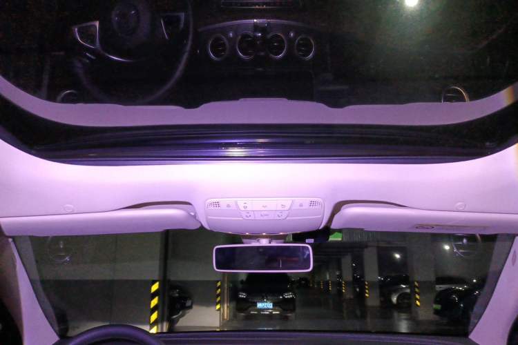 Used Mercedes-Benz E-Class 2017 E 300 L Sport Luxury Edition Headliner