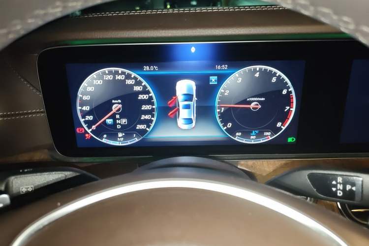 Used Mercedes-Benz E-Class 2017 E 300 L Sporty and Stylish Model Instrument Cluster