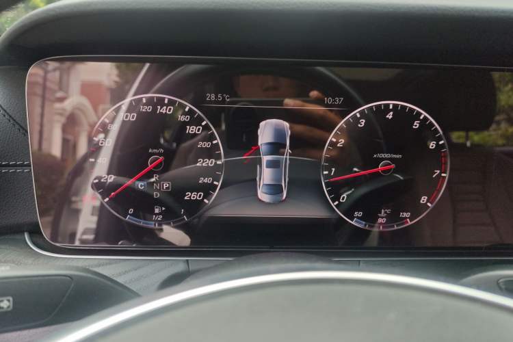 Used Mercedes-Benz E-Class 2017 E 300 L Sport Luxury Edition Instrument Cluster