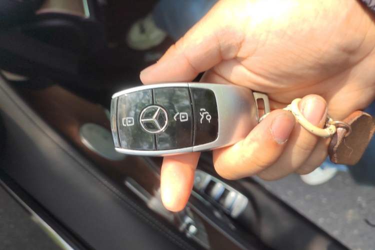 Used Mercedes-Benz E-Class 2017 E 300 L Luxury Model Interior 1