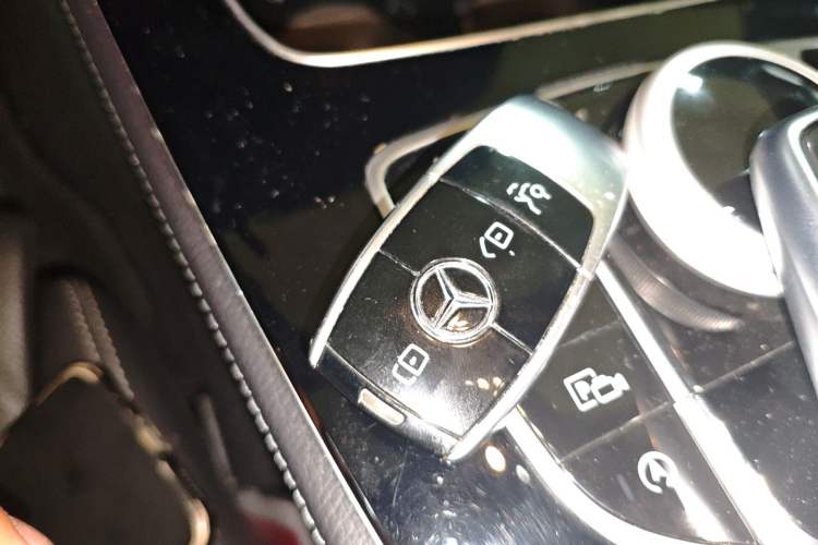 Used Mercedes-Benz E-Class 2017 E 200 Coupe Interior 1