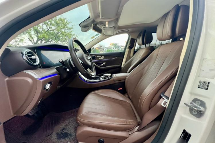 Used Mercedes-Benz E-Class 2017 E 300 L Luxury Model Interior 1