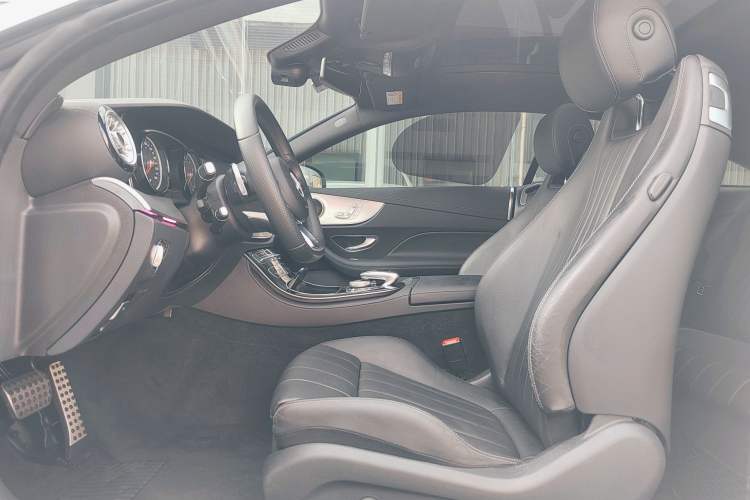 Used Mercedes-Benz E-Class 2017 E 200 Coupe Interior 2
