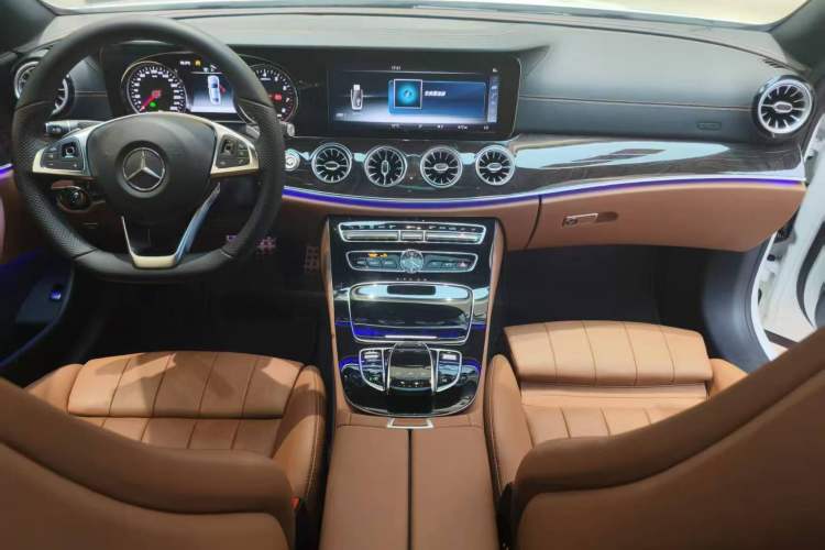 Used Mercedes-Benz E-Class 2017 E 200 Coupe Interior 2