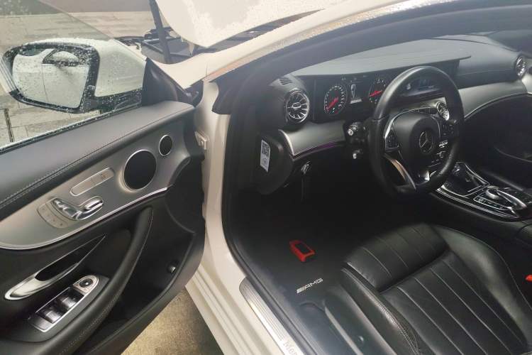 Used Mercedes-Benz E-Class 2017 E 200 4MATIC Coupe Interior 2