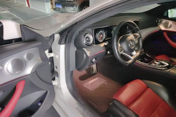 Used Mercedes-Benz E-Class 2017 E 200 Coupe Interior 3