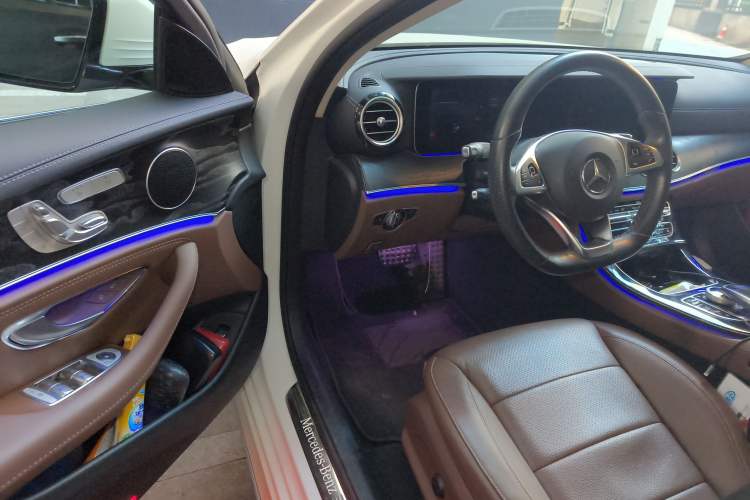 Used Mercedes-Benz E-Class 2017 E 300 L Sport Luxury Edition Interior 3