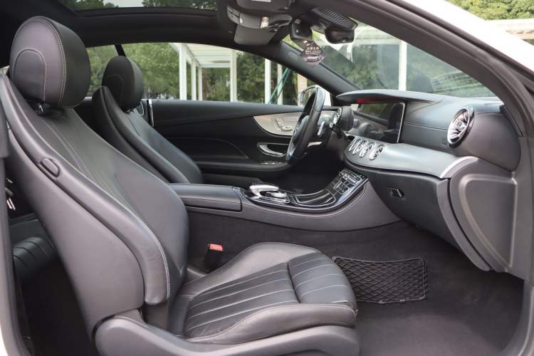 Used Mercedes-Benz E-Class 2017 E 200 Coupe Interior 4