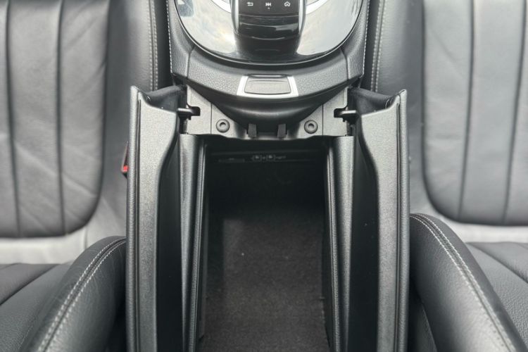 Used Mercedes-Benz E-Class 2017 E 200 4MATIC Coupe Interior 5