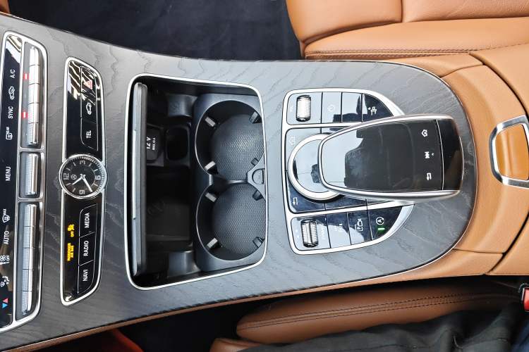 Used Mercedes-Benz E-Class 2017 E 200 4MATIC Coupe Interior 6