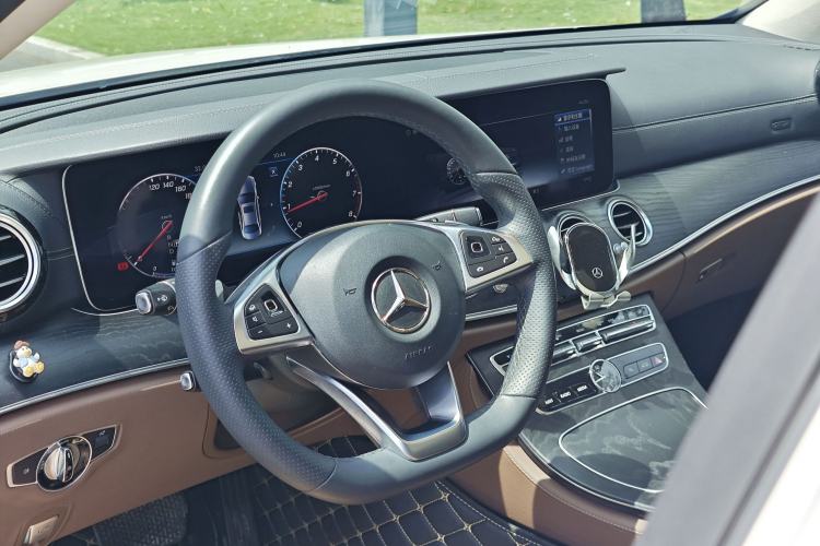 Used Mercedes-Benz E-Class 2017 E 300 L Sporty and Stylish Model Interior 6