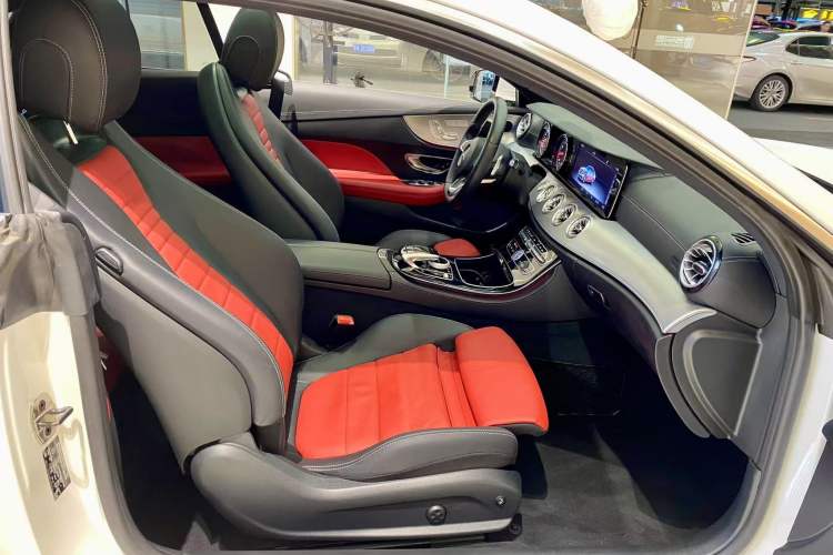 Used Mercedes-Benz E-Class 2017 E 200 4MATIC Coupe Interior 7