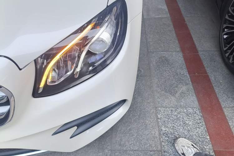 Used Mercedes-Benz E-Class 2017 E 300 L Sport Luxury Edition Left Front Headlight