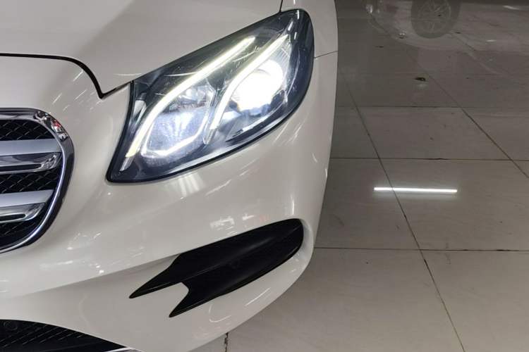 Used Mercedes-Benz E-Class 2017 E 300 L Sporty and Stylish Model Left Front Headlight