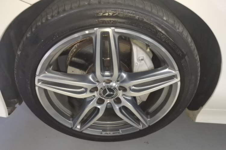 Used Mercedes-Benz E-Class 2017 E 200 Coupe Left Front Wheel Hub