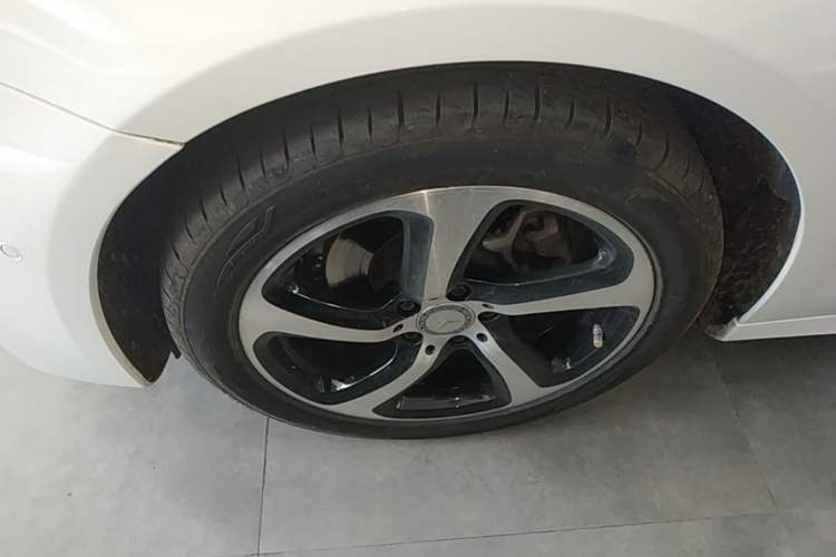 Used Mercedes-Benz E-Class 2017 E 200 Sport Left Front Wheel Hub