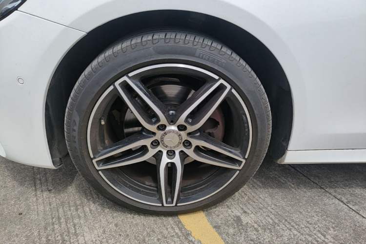 Used Mercedes-Benz E-Class 2017 E 200 Sport 4MATIC Left Front Wheel Hub