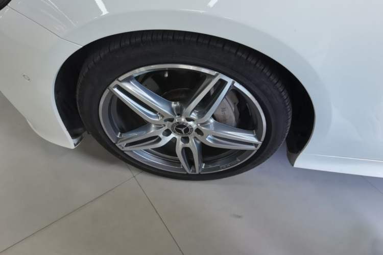 Used Mercedes-Benz E-Class 2017 E 200 Coupe Left Front Wheel Hub