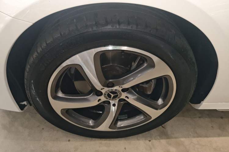 Used Mercedes-Benz E-Class 2017 E 200 L Sport 4MATIC Left Front Wheel Hub