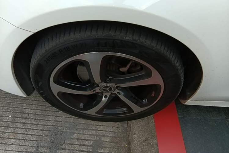 Used Mercedes-Benz E-Class 2017 E 200 Sport Left Front Wheel Hub