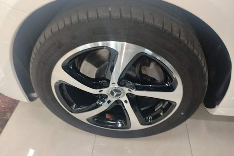Used Mercedes-Benz E-Class 2017 Facelift E 200 Sport 4MATIC Left Front Wheel Hub