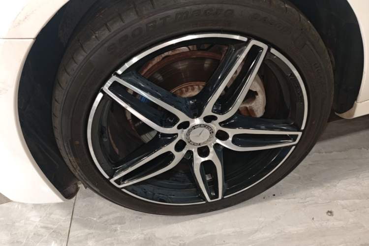 Used Mercedes-Benz E-Class 2017 E 200 Sport 4MATIC Left Front Wheel Hub