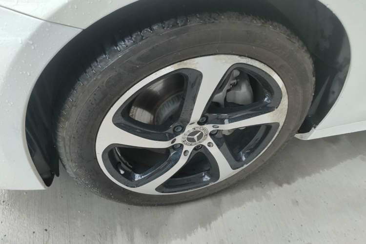 Used Mercedes-Benz E-Class 2017 E 200 Sport Left Front Wheel Hub