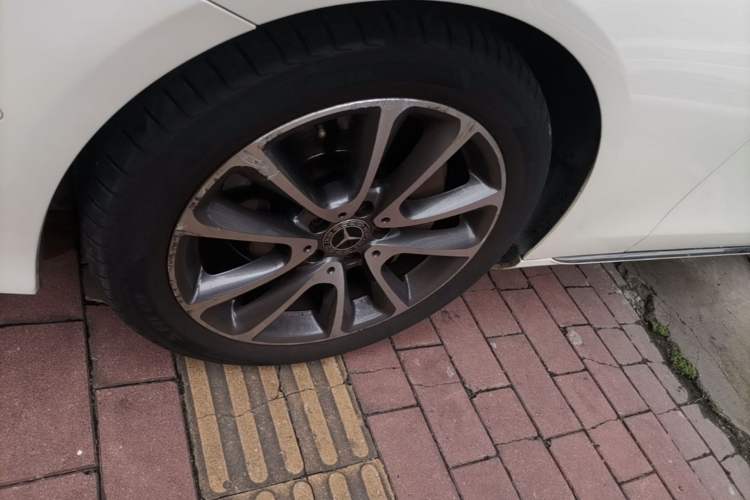 Used Mercedes-Benz E-Class 2017 E 300 L Luxury Model Left Front Wheel Hub