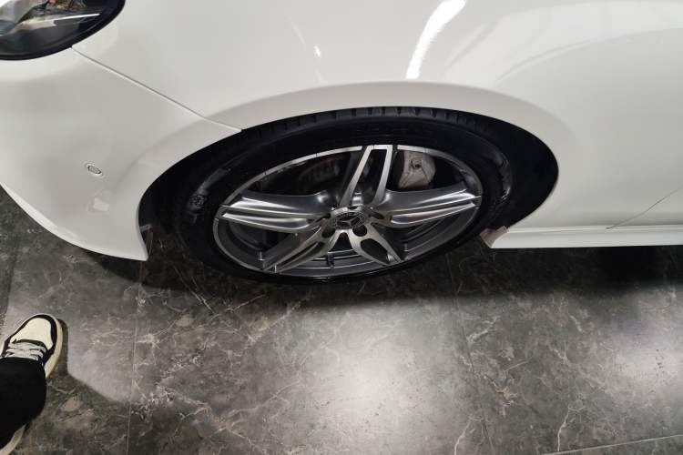 Used Mercedes-Benz E-Class 2017 E 200 Coupe Left Front Wheel Hub