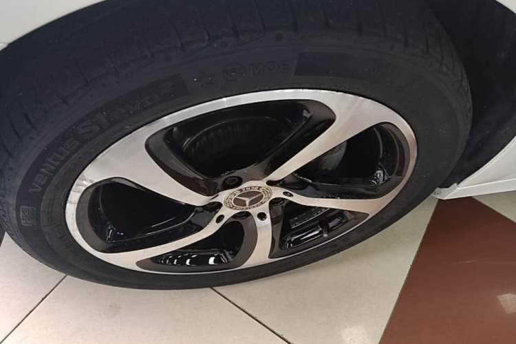 Used Mercedes-Benz E-Class 2017 E 200 Sport Left Front Wheel Hub