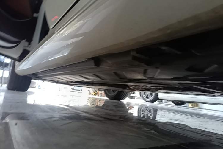Used Mercedes-Benz E-Class 2017 E 200 Sport Left Side Sill