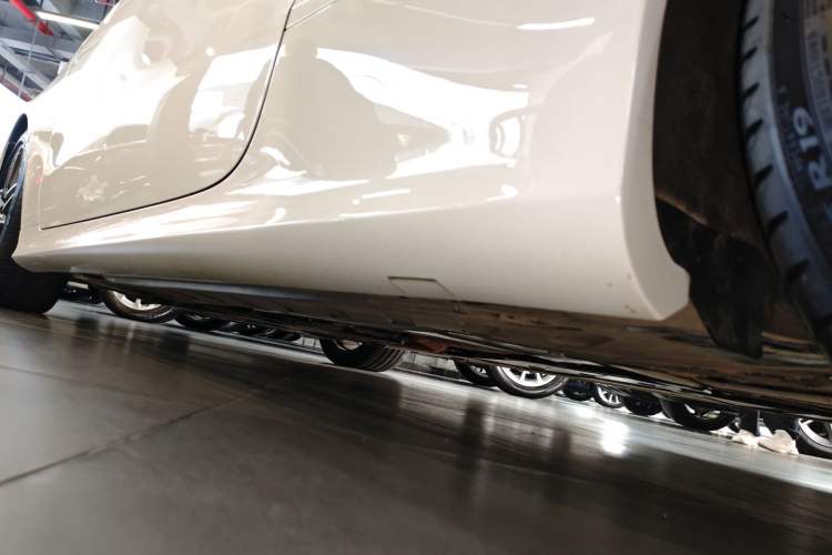 Used Mercedes-Benz E-Class 2017 E 300 Coupe Left Side Sill