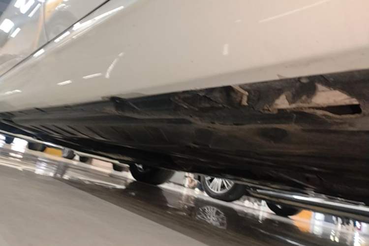 Used Mercedes-Benz E-Class 2017 Facelift E 200 Sport 4MATIC Left Side Sill