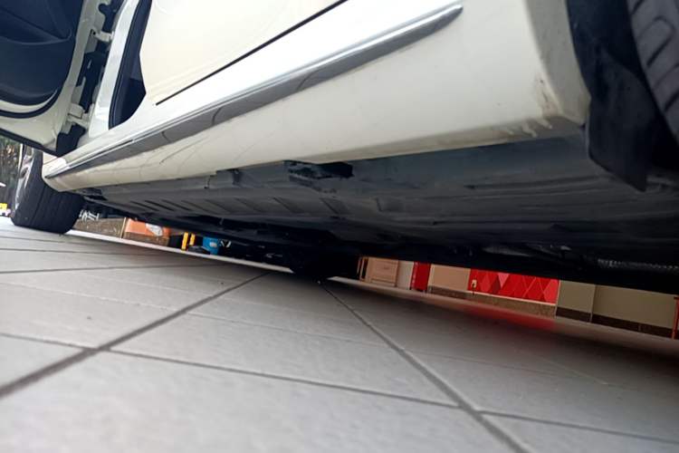 Used Mercedes-Benz E-Class 2017 E 200 L Sport 4MATIC Left Side Sill
