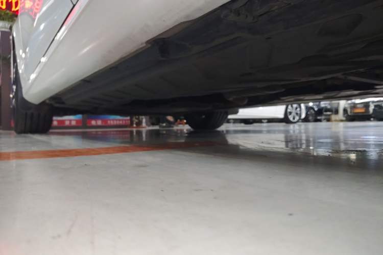 Used Mercedes-Benz E-Class 2017 E 200 Sport 4MATIC Left Side Sill