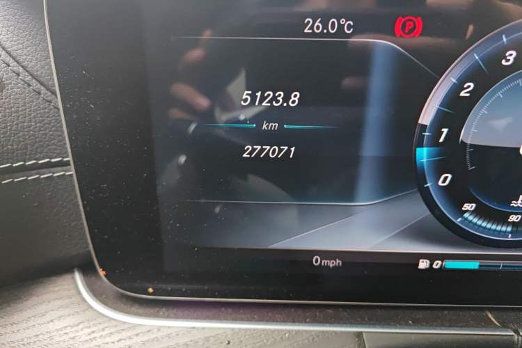 Used Mercedes-Benz E-Class 2017 E 200 L Sport 4MATIC Odometer Close Up