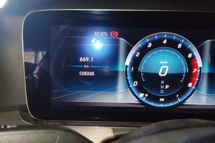 Used Mercedes-Benz E-Class 2017 E 200 Sport 4MATIC Odometer Close Up