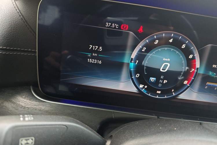 Used Mercedes-Benz E-Class 2017 E 300 L Sport Luxury Edition Odometer Close Up