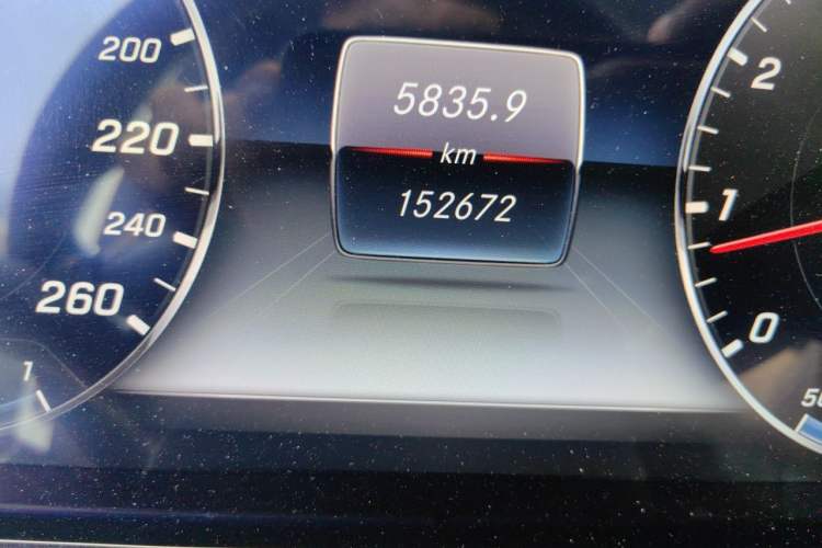 Used Mercedes-Benz E-Class 2017 E 200 L 4MATIC Odometer Close Up