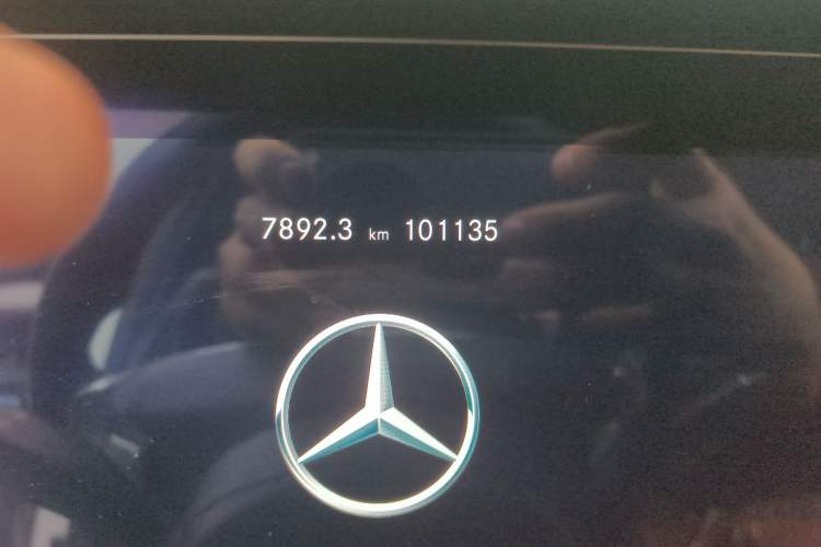 Used Mercedes-Benz E-Class 2017 E 200 L Sport 4MATIC Odometer Close Up