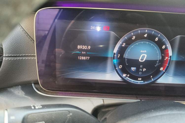 Used Mercedes-Benz E-Class 2017 E 300 L Sport Luxury Edition Odometer Close Up