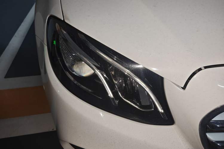 Used Mercedes-Benz E-Class 2017 E 300 L Sport Luxury Edition Right Front Headlight