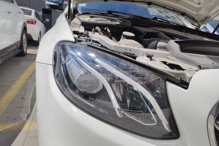 Used Mercedes-Benz E-Class 2017 E 300 Sport Edition Right Front Headlight