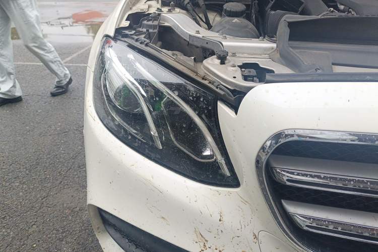 Used Mercedes-Benz E-Class 2017 E 300 L Sporty and Stylish Model Right Front Headlight
