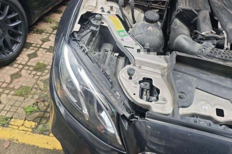 Used Mercedes-Benz E-Class 2017 E 200 L Sport 4MATIC Right Front Headlight